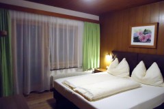 Doppelzimmer mit Balkon